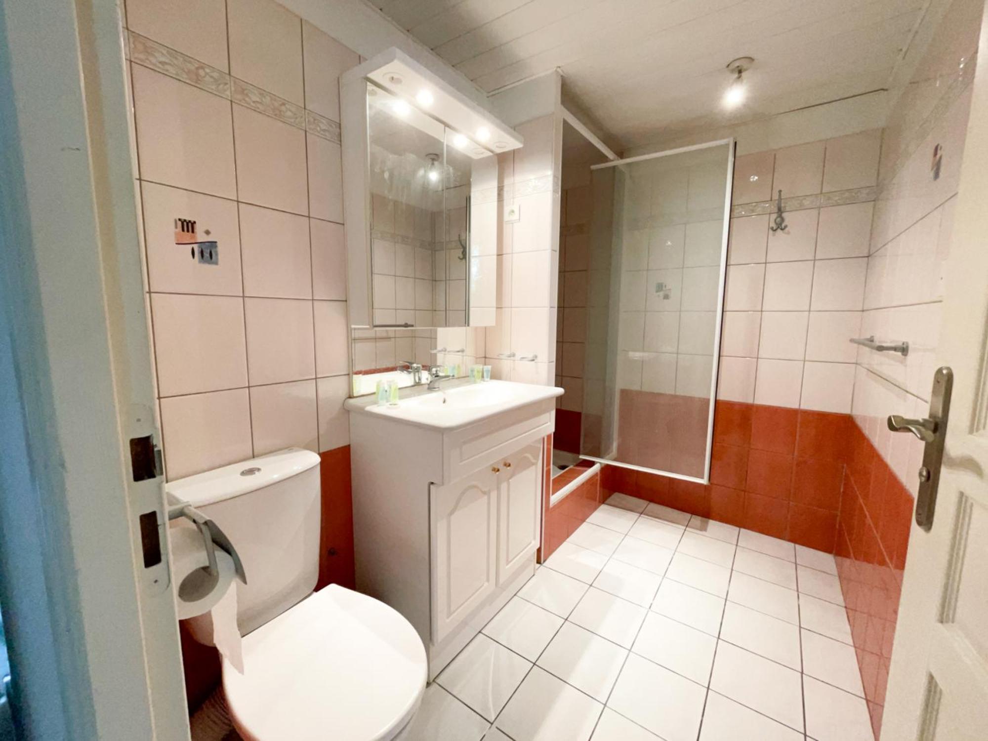 Spacieux Duplex Central Avec Terrasse Tropezienne Salon-de-Provence Bagian luar foto