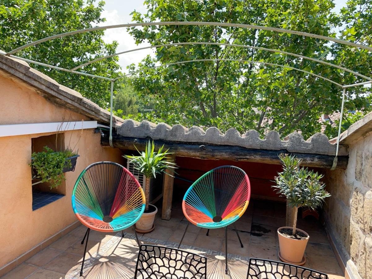 Spacieux Duplex Central Avec Terrasse Tropezienne Salon-de-Provence Bagian luar foto
