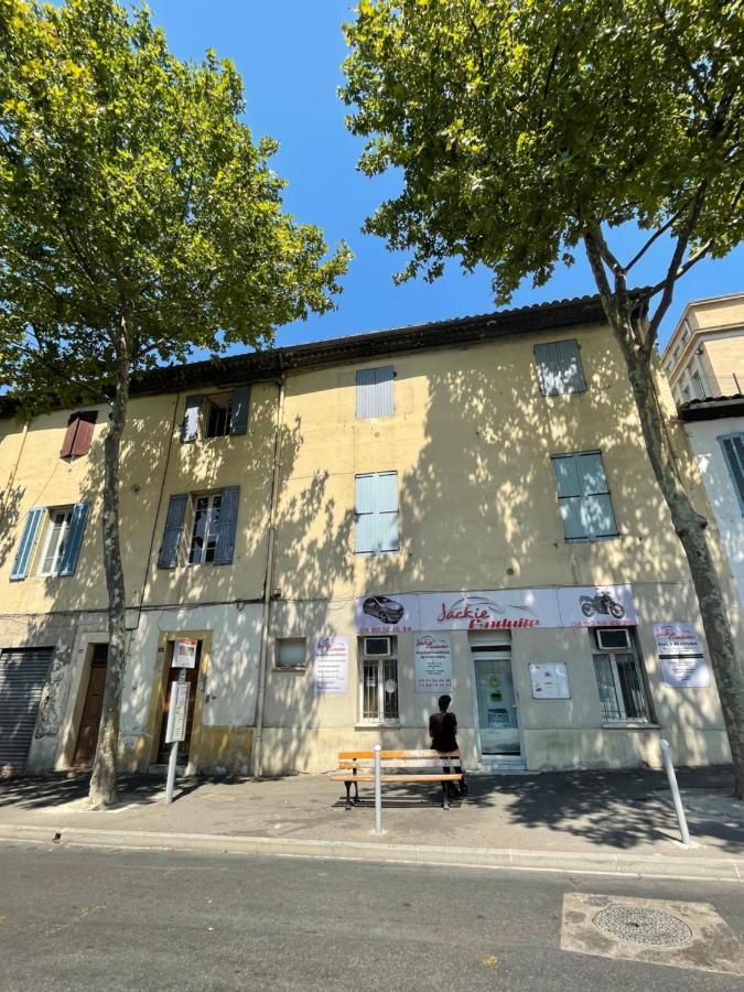 Spacieux Duplex Central Avec Terrasse Tropezienne Salon-de-Provence Bagian luar foto